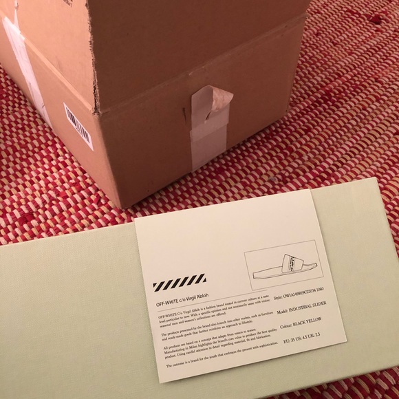 SOLD** off-white Slides - Picture 3 of 5